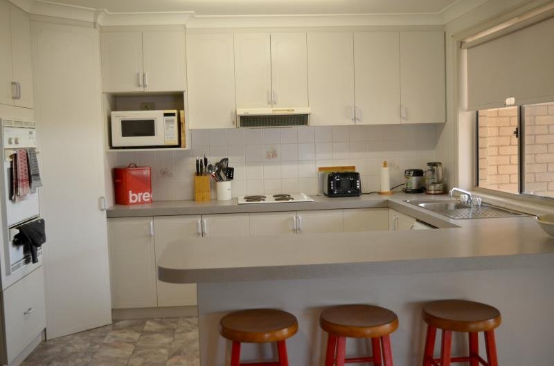 10 Lamilla Street GLENFIELD PARK 3