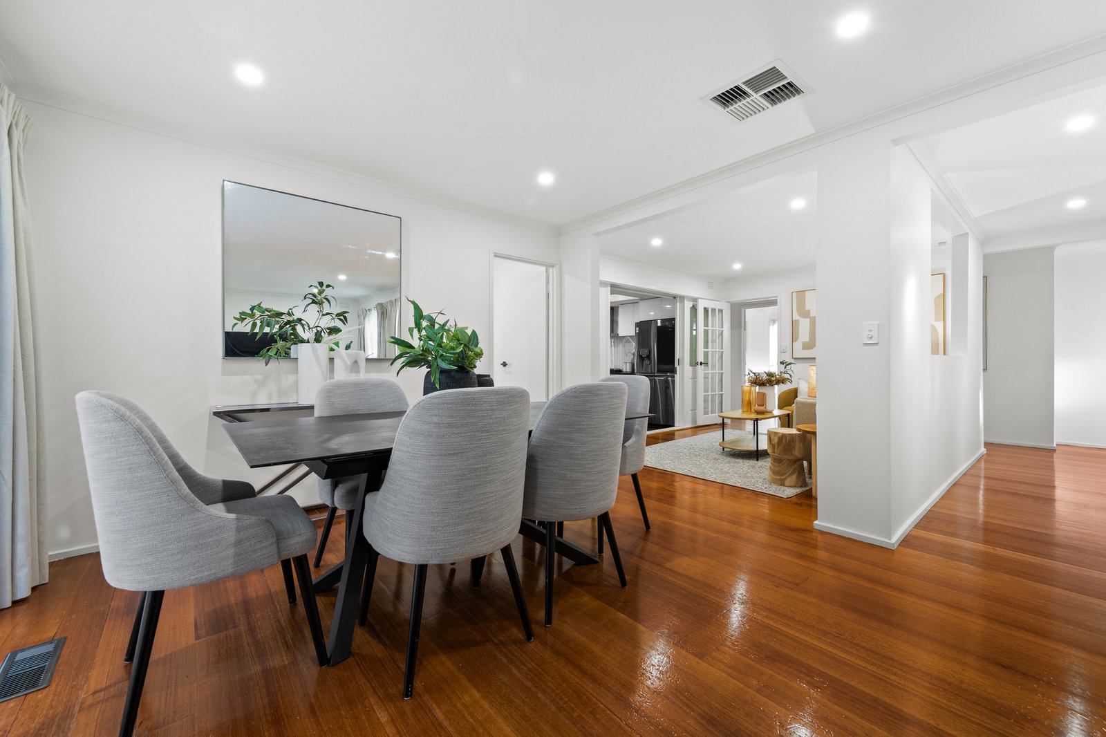 Gallery: 10 Lancaster Court