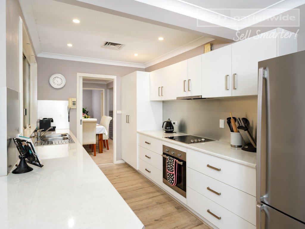 10 Lansdowne Avenue LAKE ALBERT 2