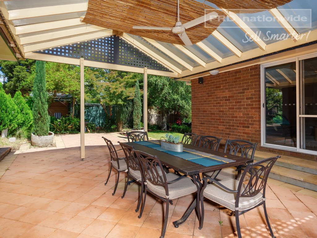 10 Lansdowne Avenue LAKE ALBERT 6