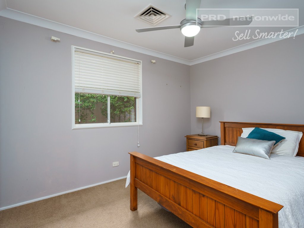 10 Lansdowne Avenue LAKE ALBERT 11