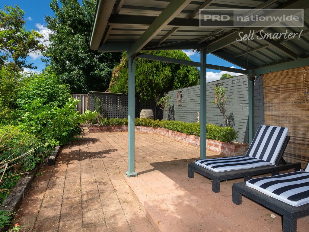 10 Lansdowne Avenue LAKE ALBERT 13