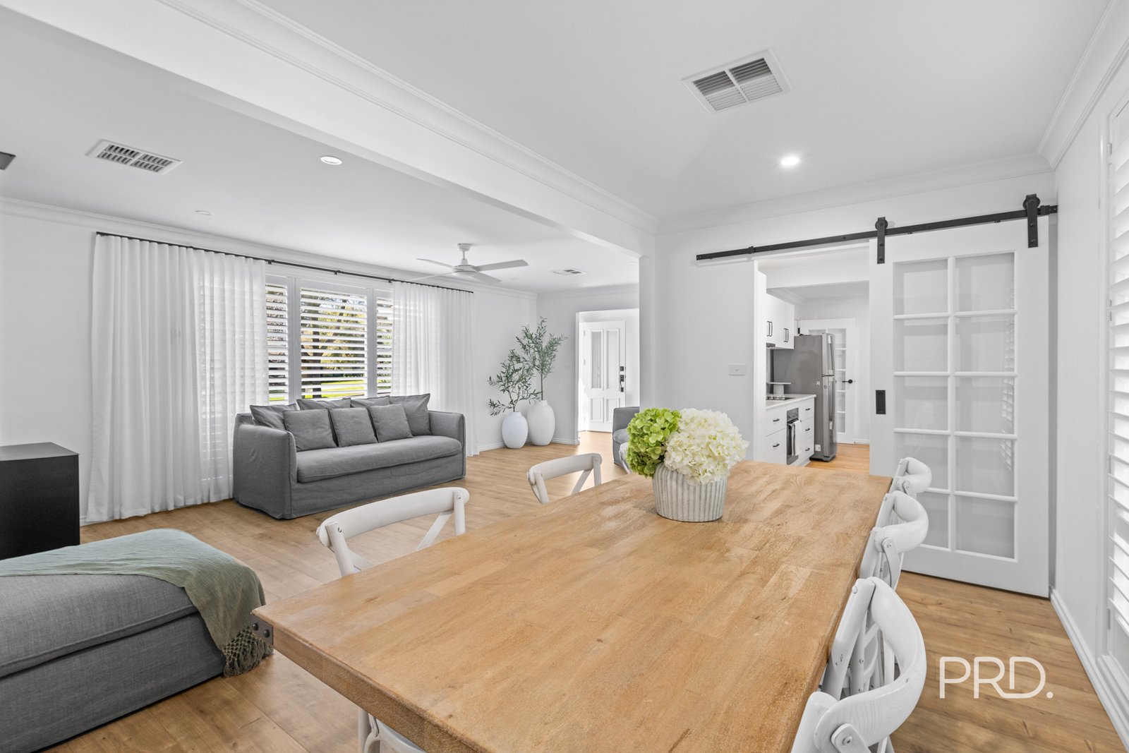 10 Lansdowne Avenue LAKE ALBERT 8