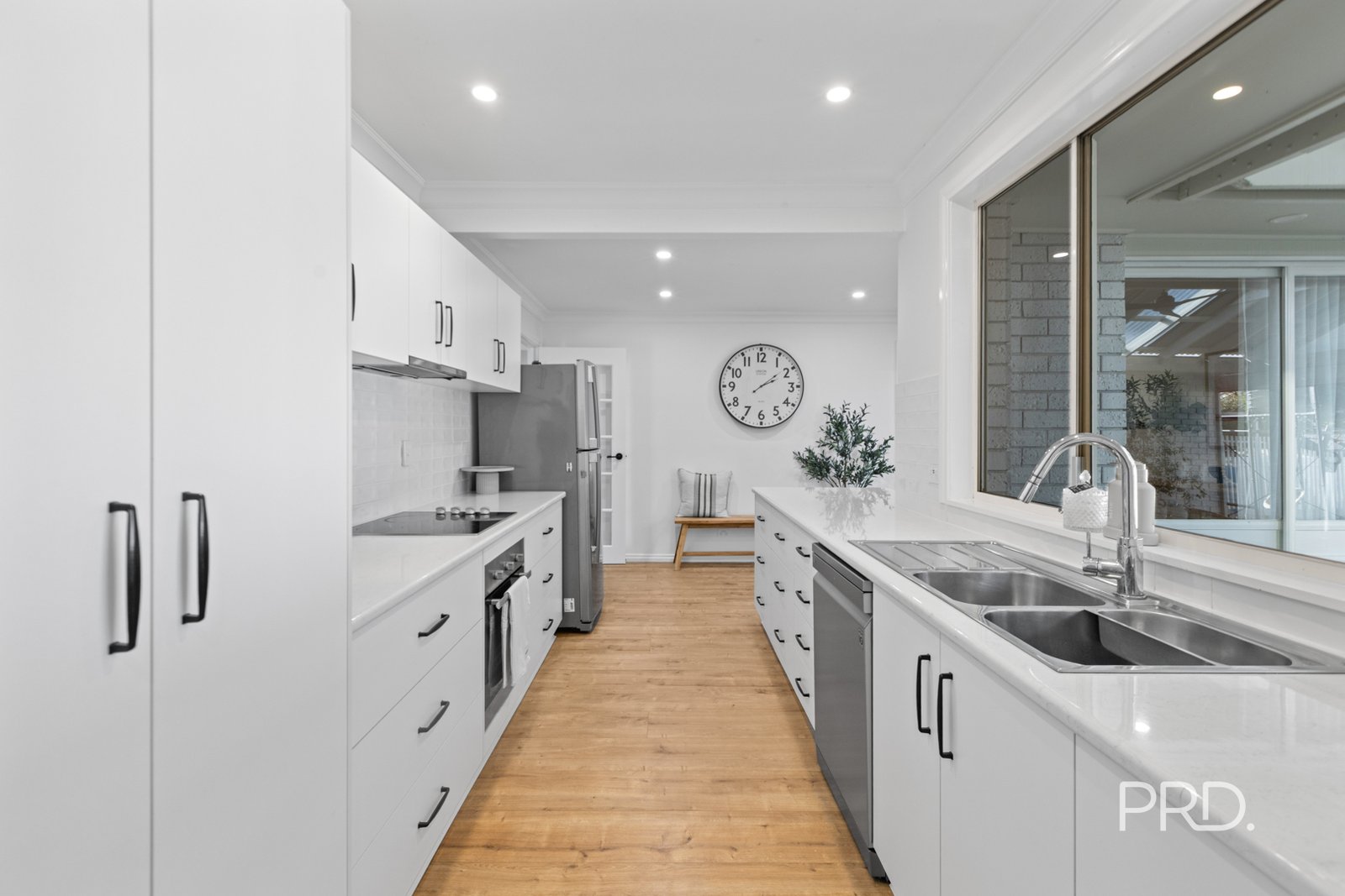 10 Lansdowne Avenue LAKE ALBERT 10