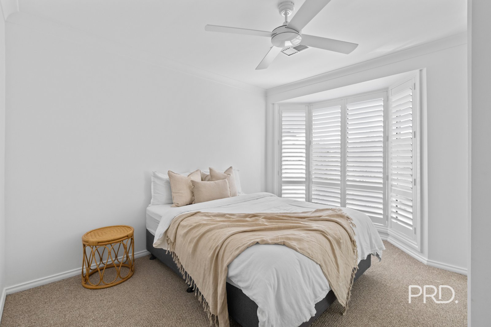 10 Lansdowne Avenue LAKE ALBERT 14