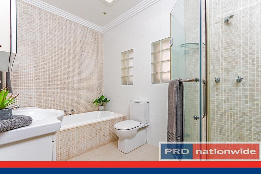 10 Lansdowne Parade OATLEY 9