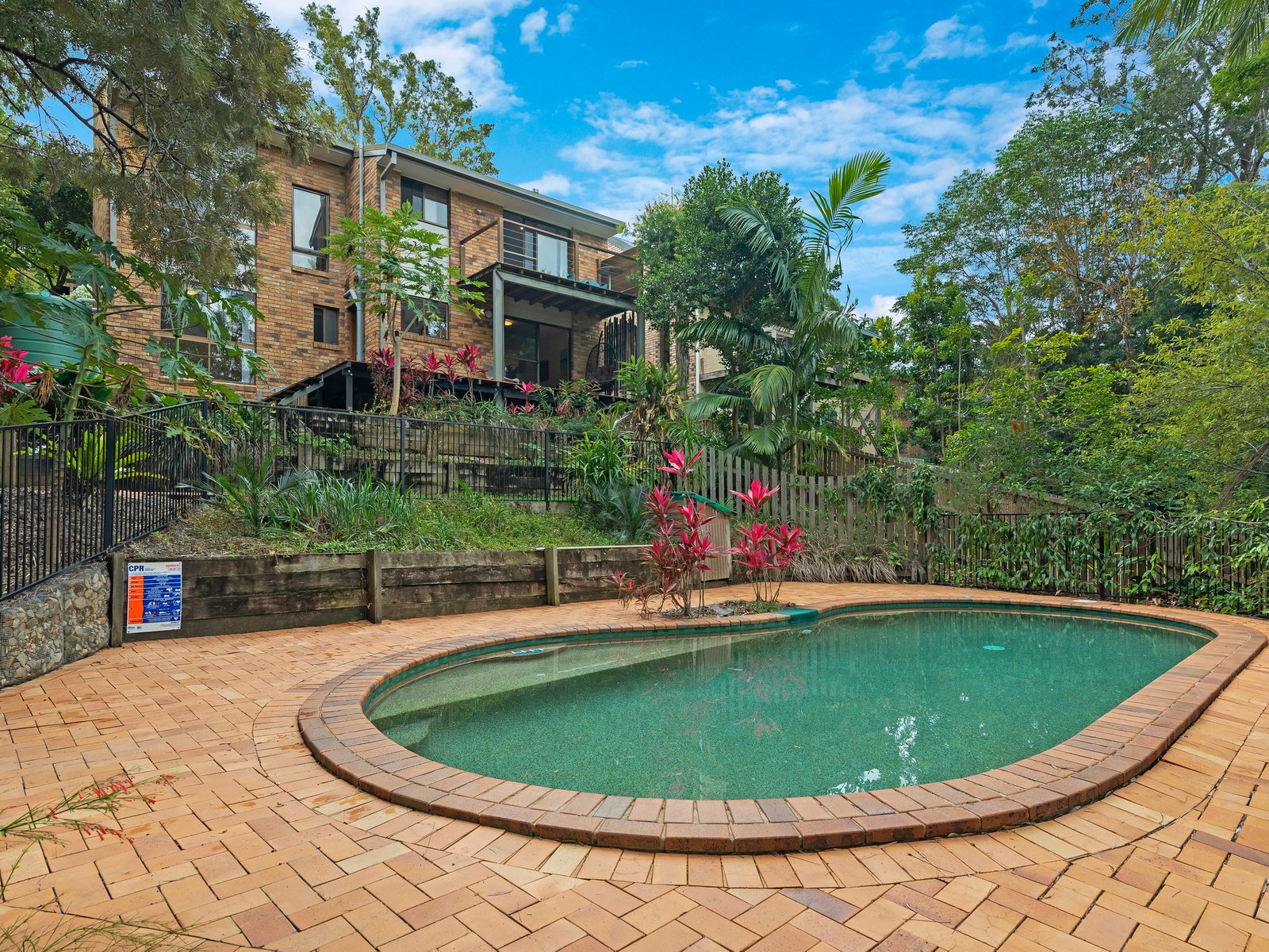 10 Larentia Street CURRUMBIN WATERS 6