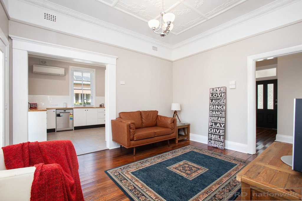 10 Lawes Street EAST MAITLAND 9