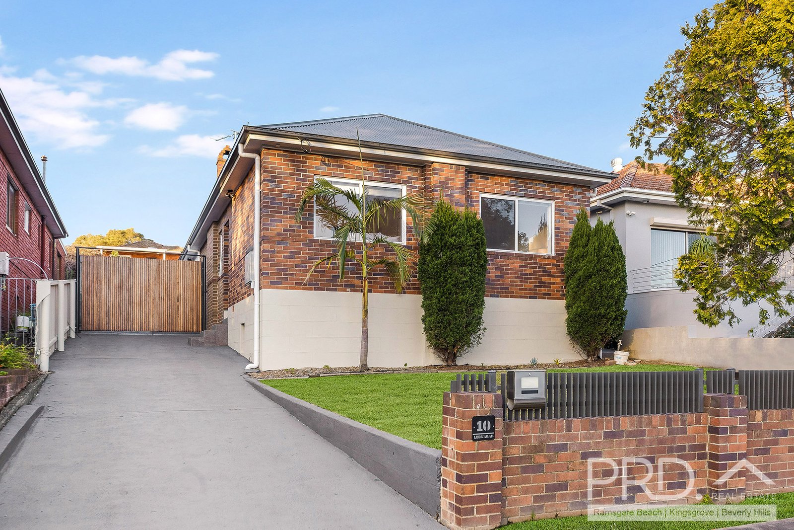 10 Lees Road KINGSGROVE 2