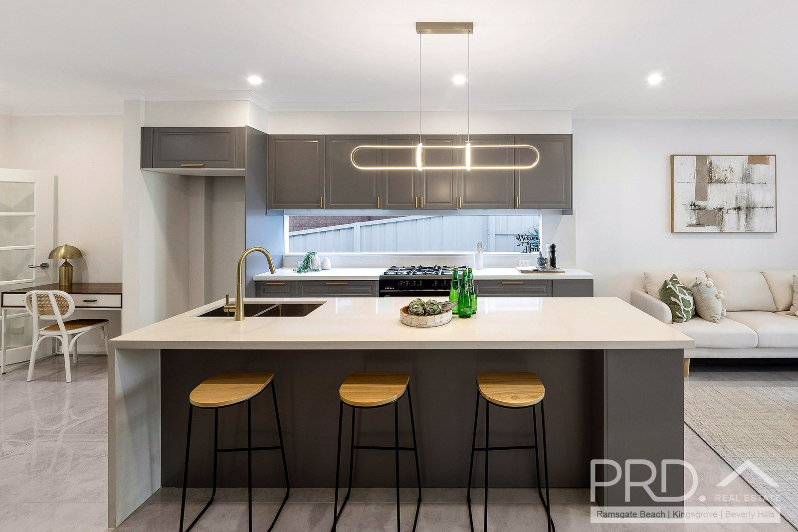 10 Lees Road KINGSGROVE 2