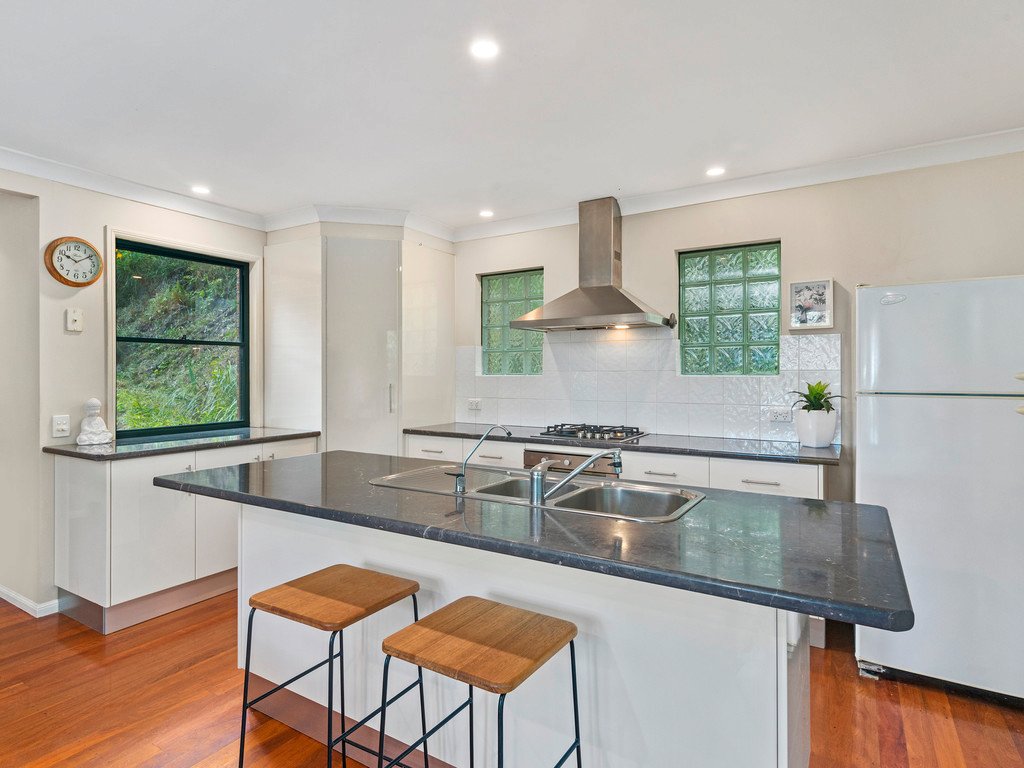 10 Leeward Tce  TWEED HEADS 3