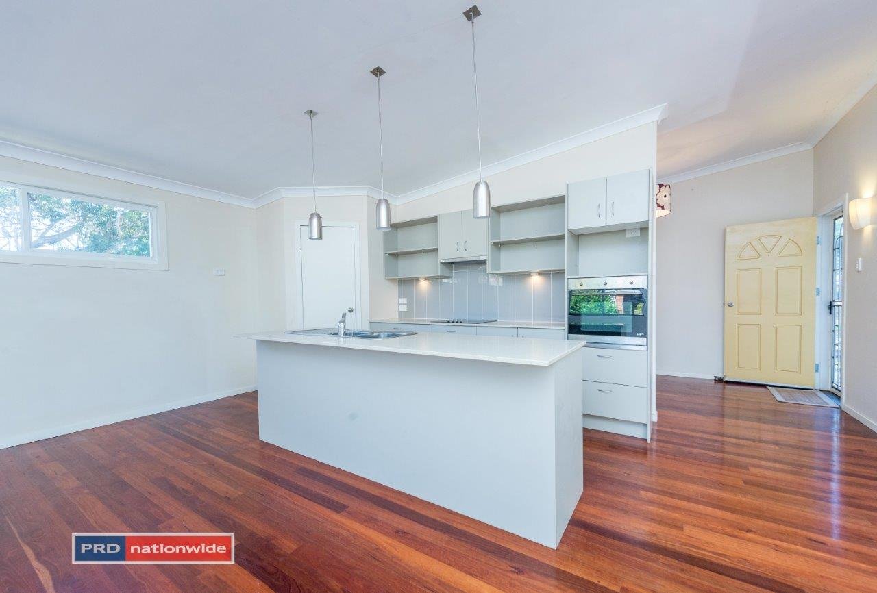 10 Leonard Avenue SHOAL BAY 9