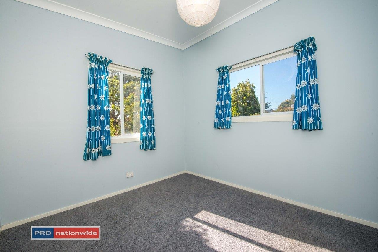 10 Leonard Avenue SHOAL BAY 19