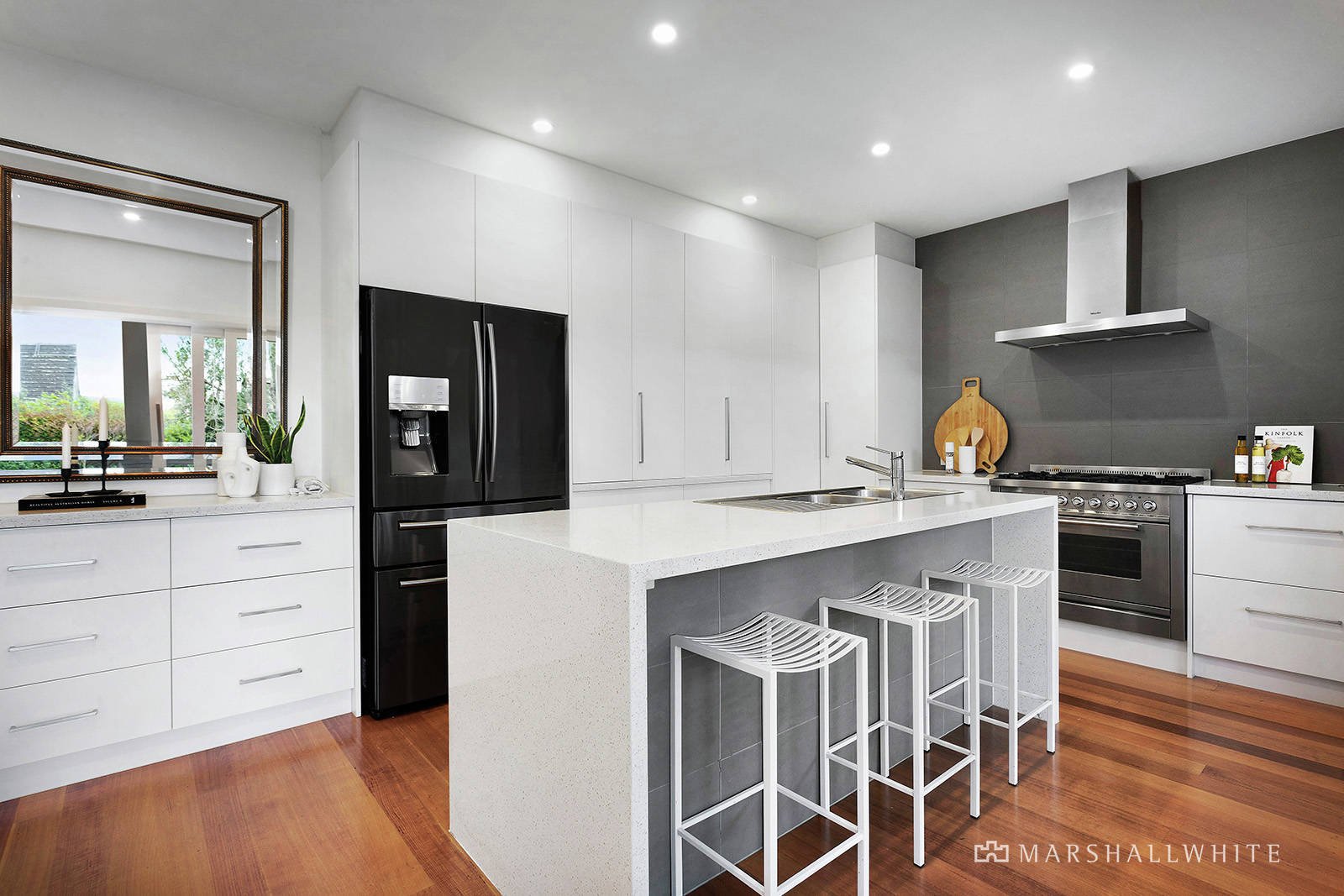 10 Lewes Drive, Malvern East, VIC