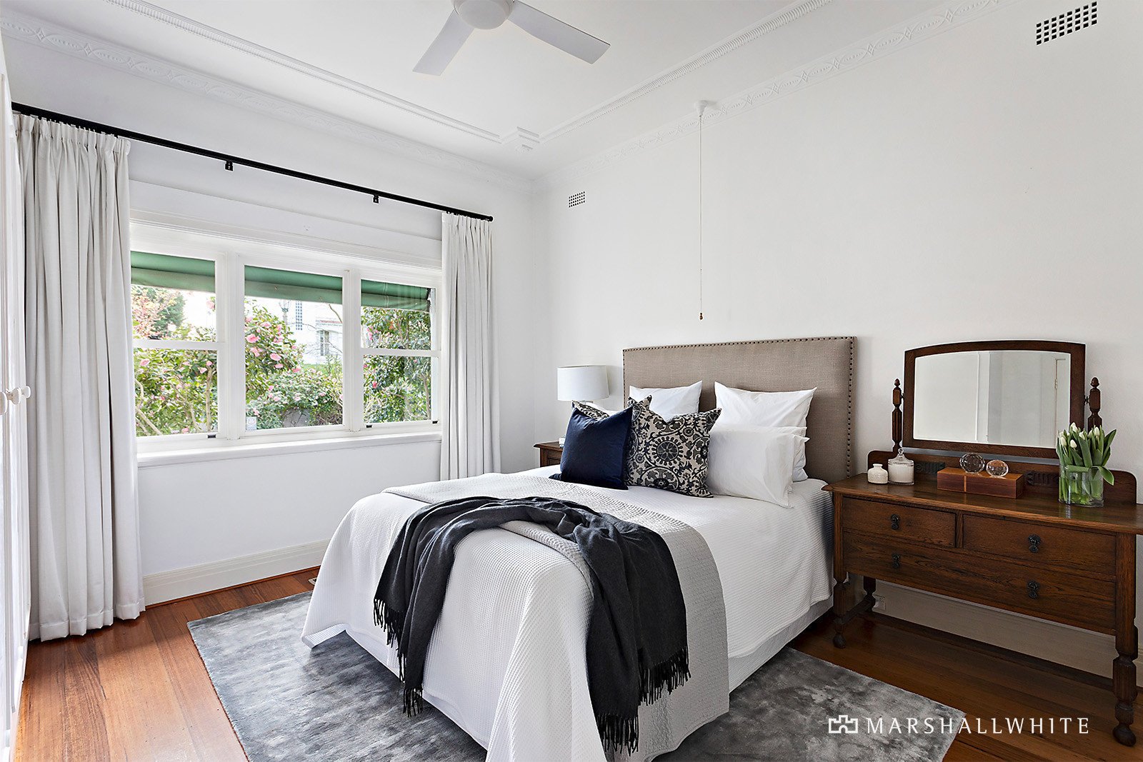 10 Lewes Drive, Malvern East, VIC