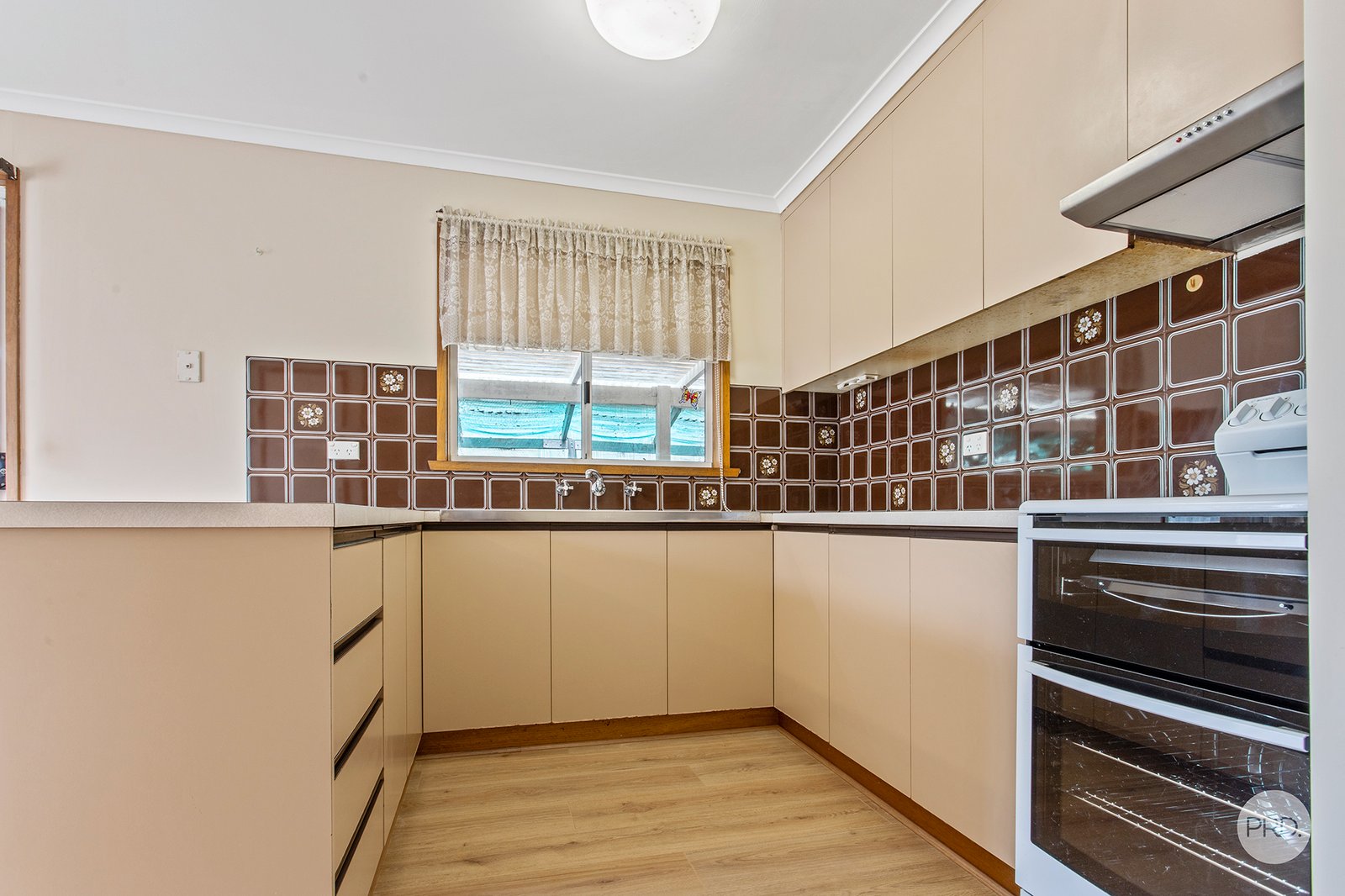 10 Longmore Street KANGAROO FLAT 4