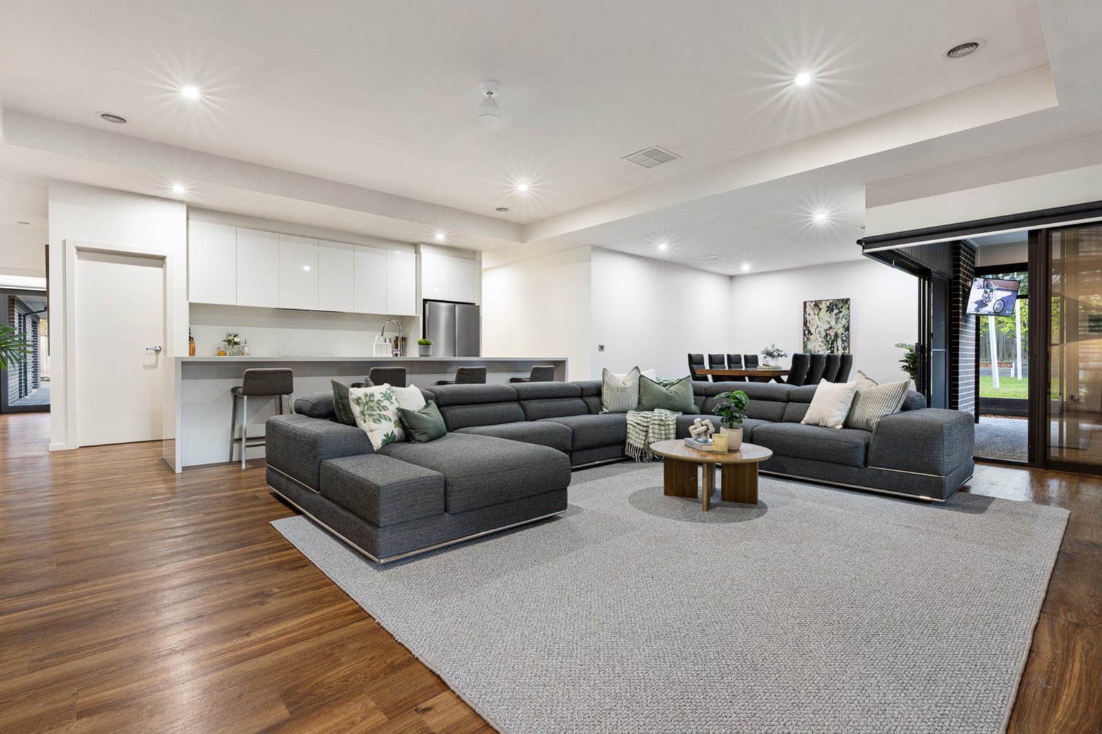 Gallery: 10 Longs Hill Road