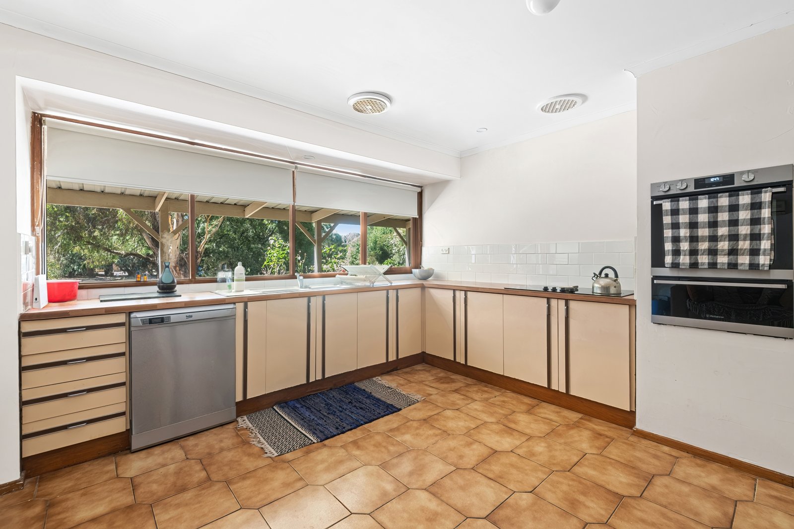 Real Estate and Property in 10 Louise Lane, Lancefield, VIC