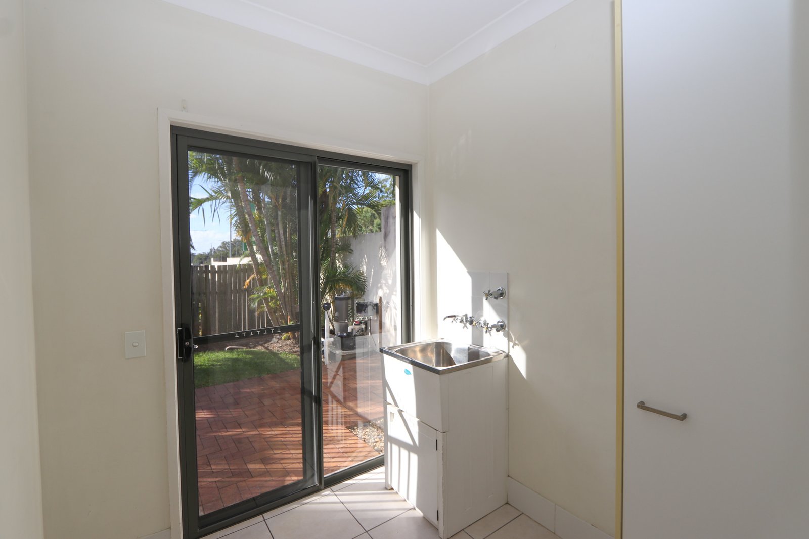 10 Mahogany Place MOLENDINAR 13