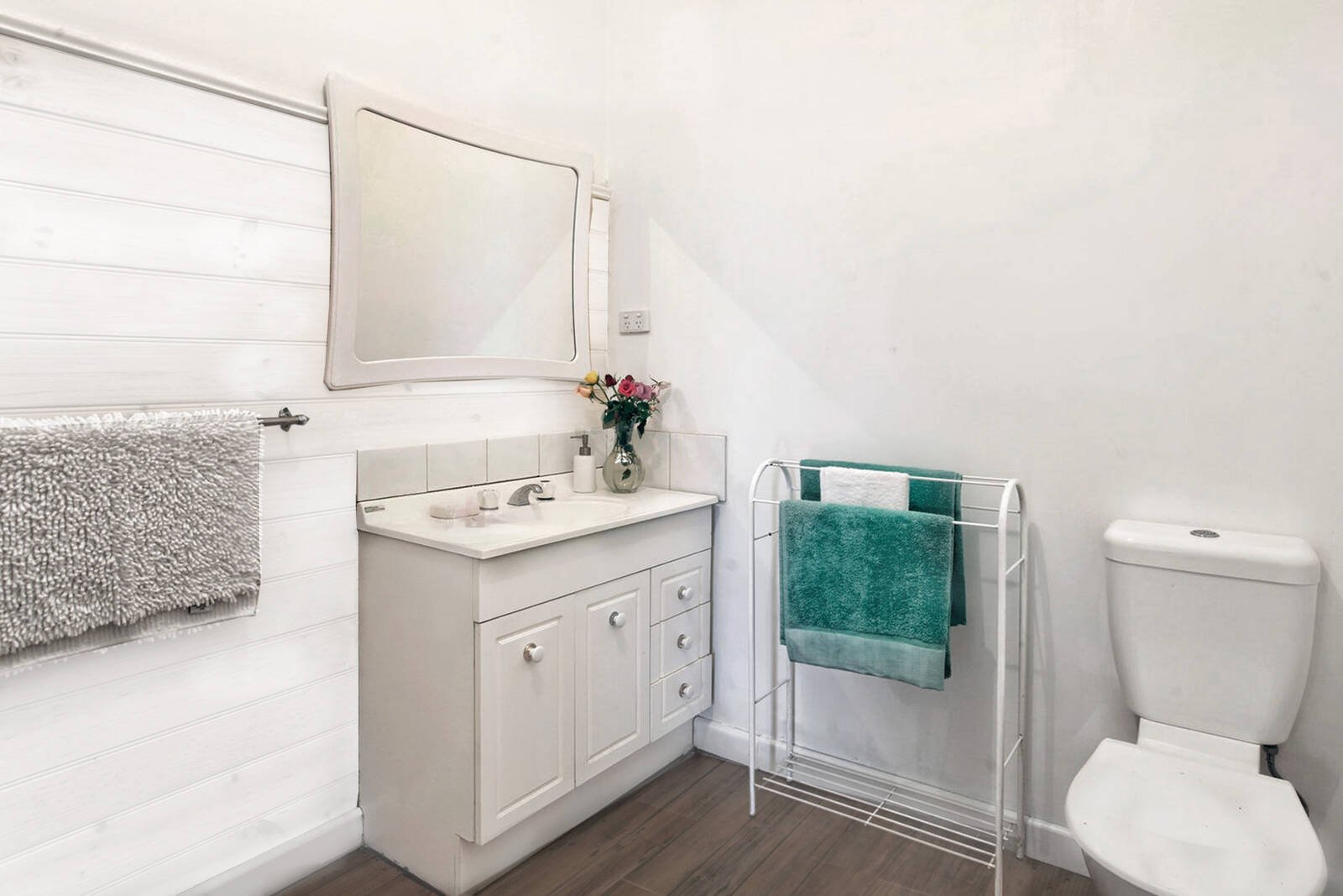 Real Estate and Property in 10 Mair Street, Kyneton, VIC