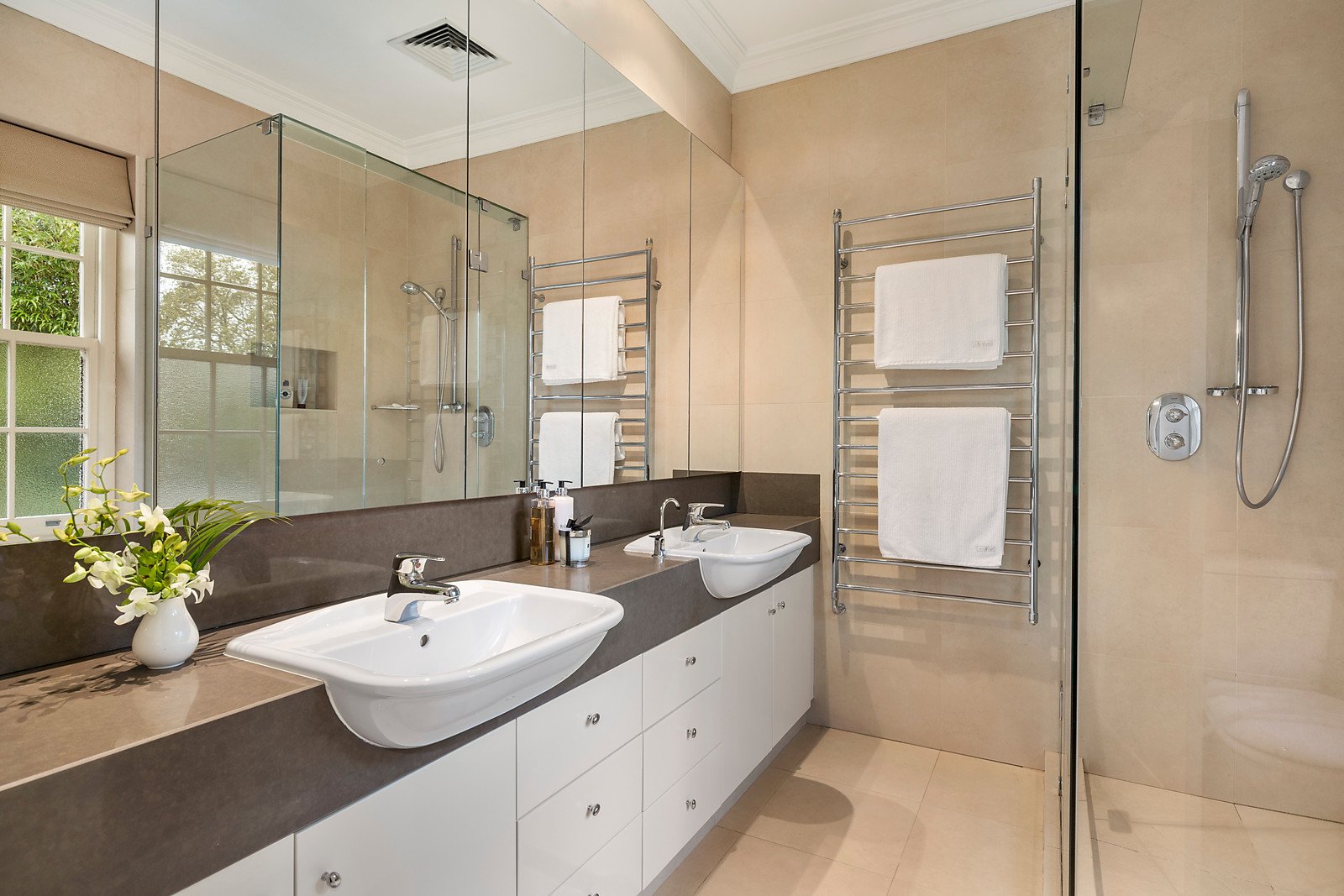 Real Estate and Property in 10 Maple Grove, Toorak, VIC