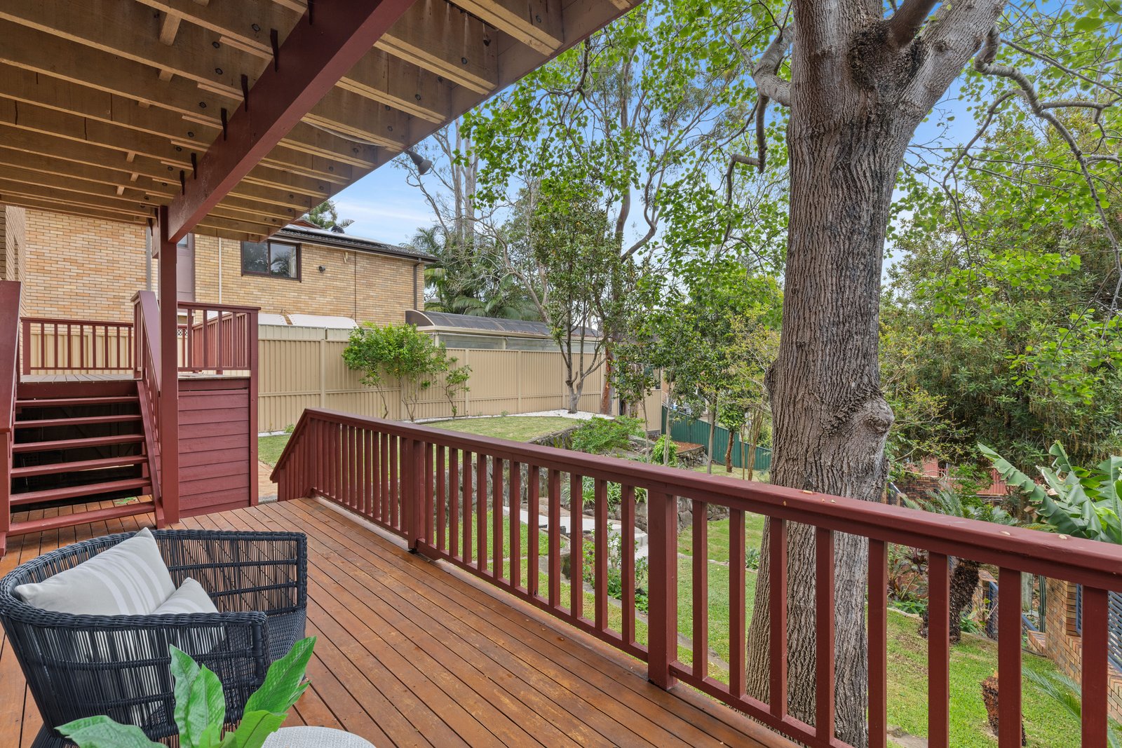 10 Maple Street LUGARNO 12