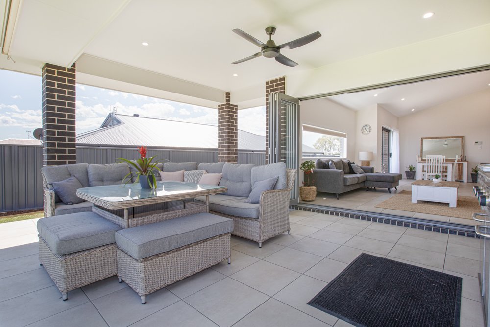 10 Marika Street LOCHINVAR 2