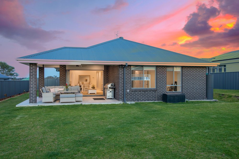 10 Marika Street LOCHINVAR 3