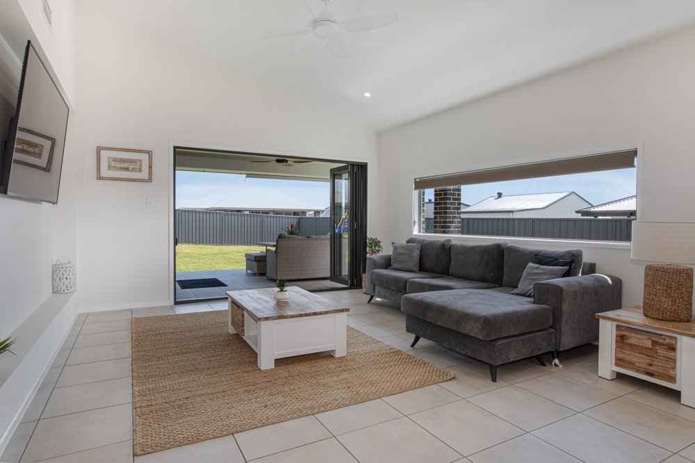 10 Marika Street LOCHINVAR 5