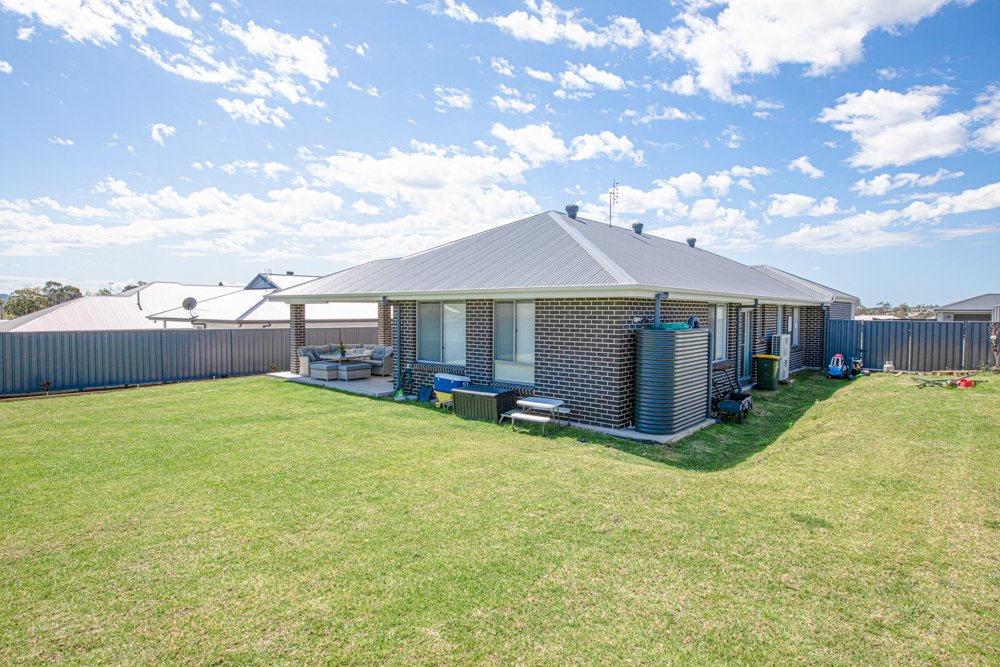 10 Marika Street LOCHINVAR 10