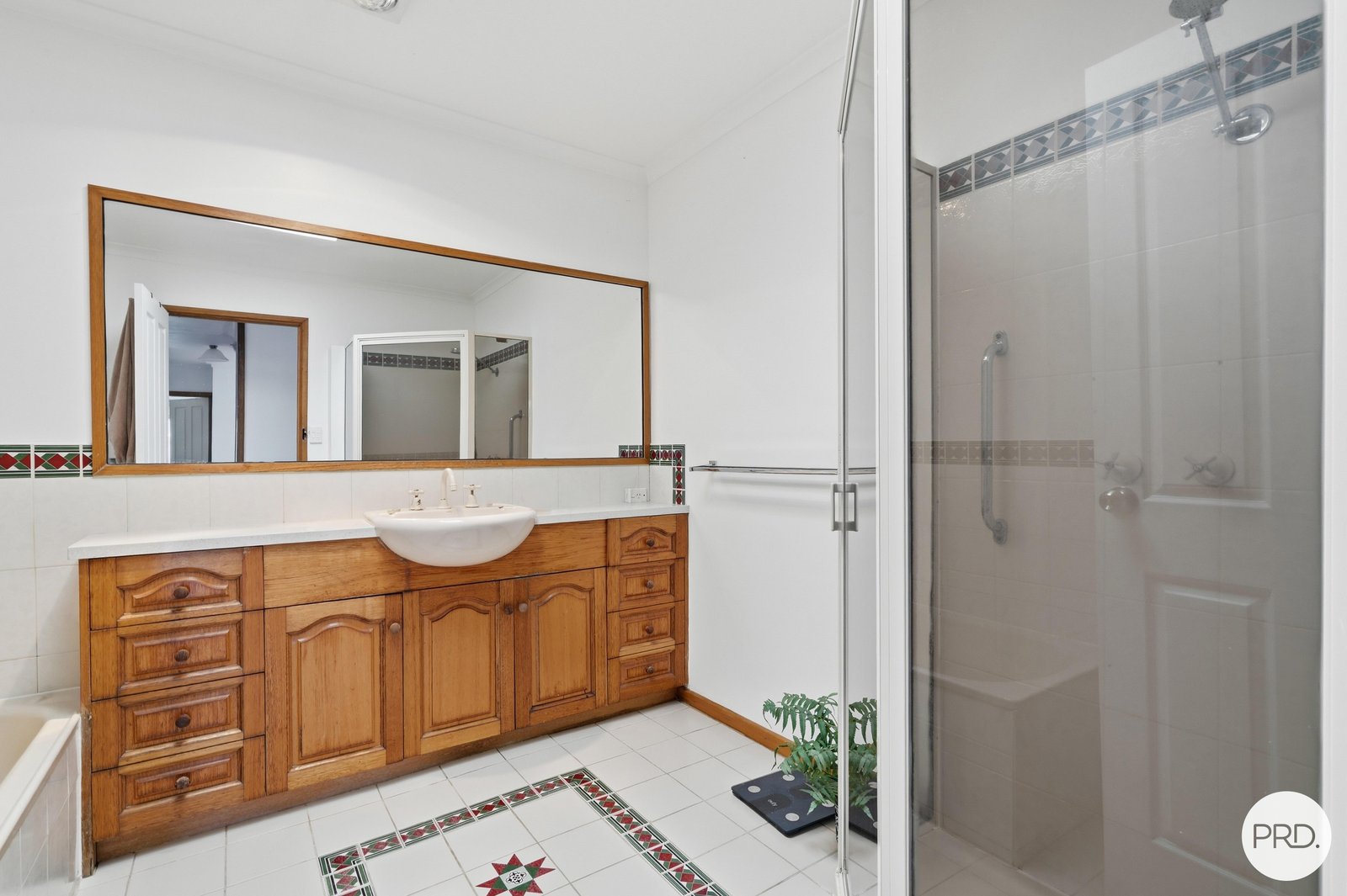 10 Maritana Place BERRIEDALE 16
