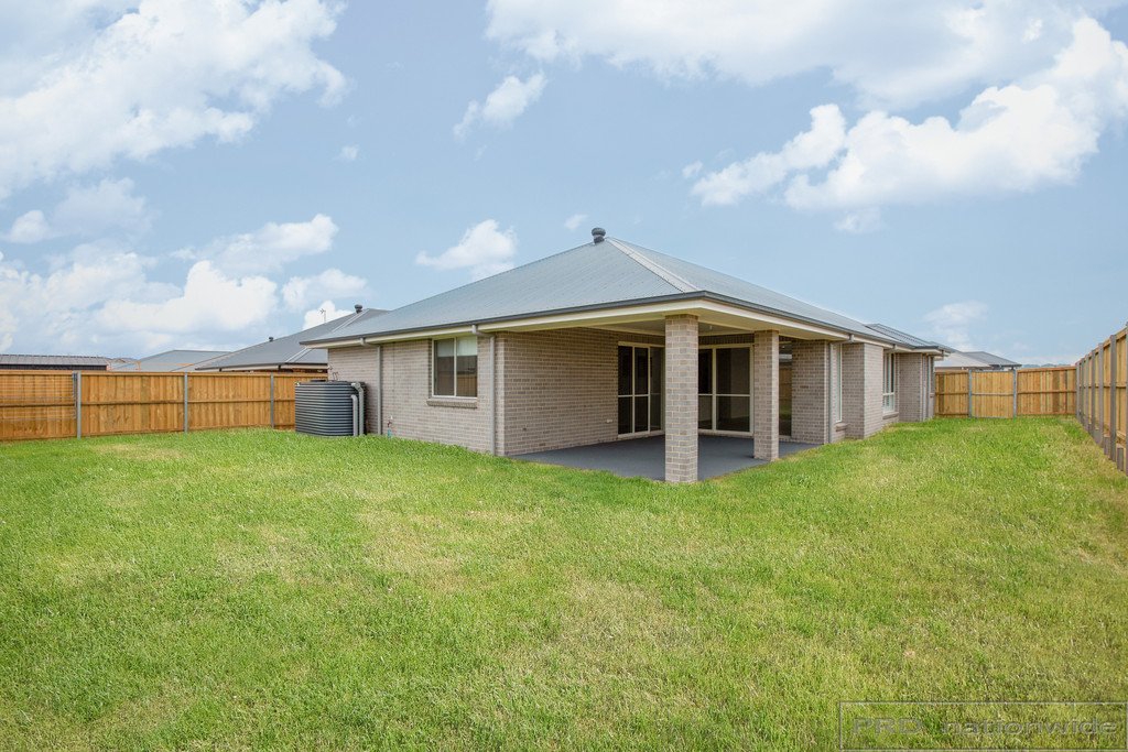 10 Marjoram Street CHISHOLM 4