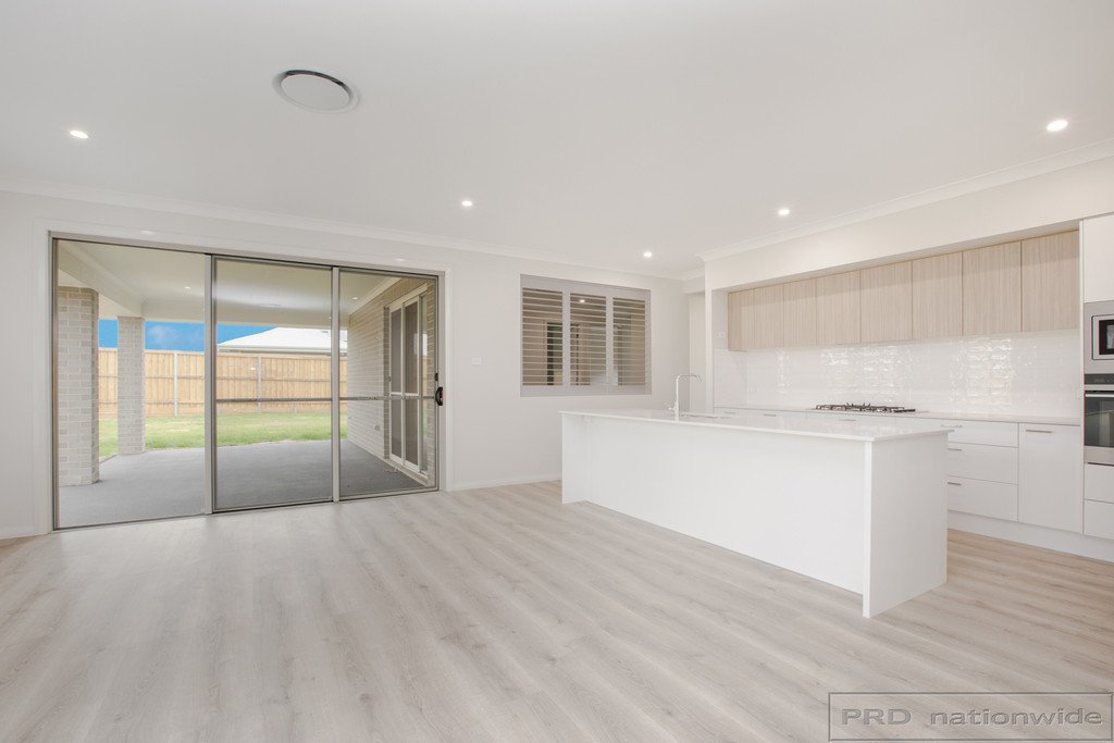 10 Marjoram Street CHISHOLM 8