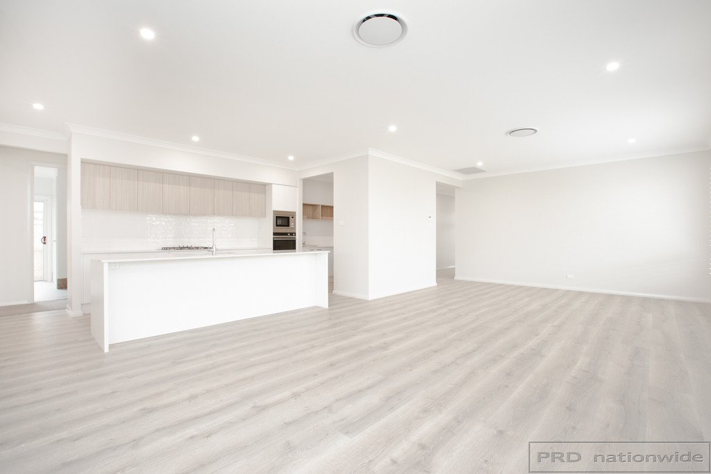 10 Marjoram Street CHISHOLM 9