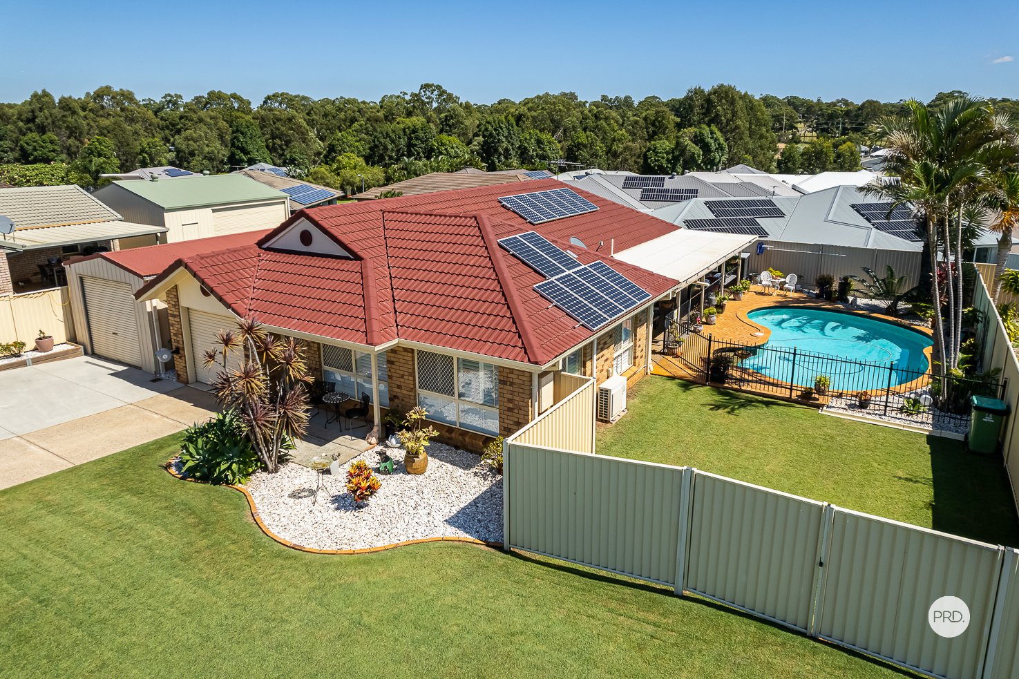 10 MASHIE Place REDLAND BAY 3
