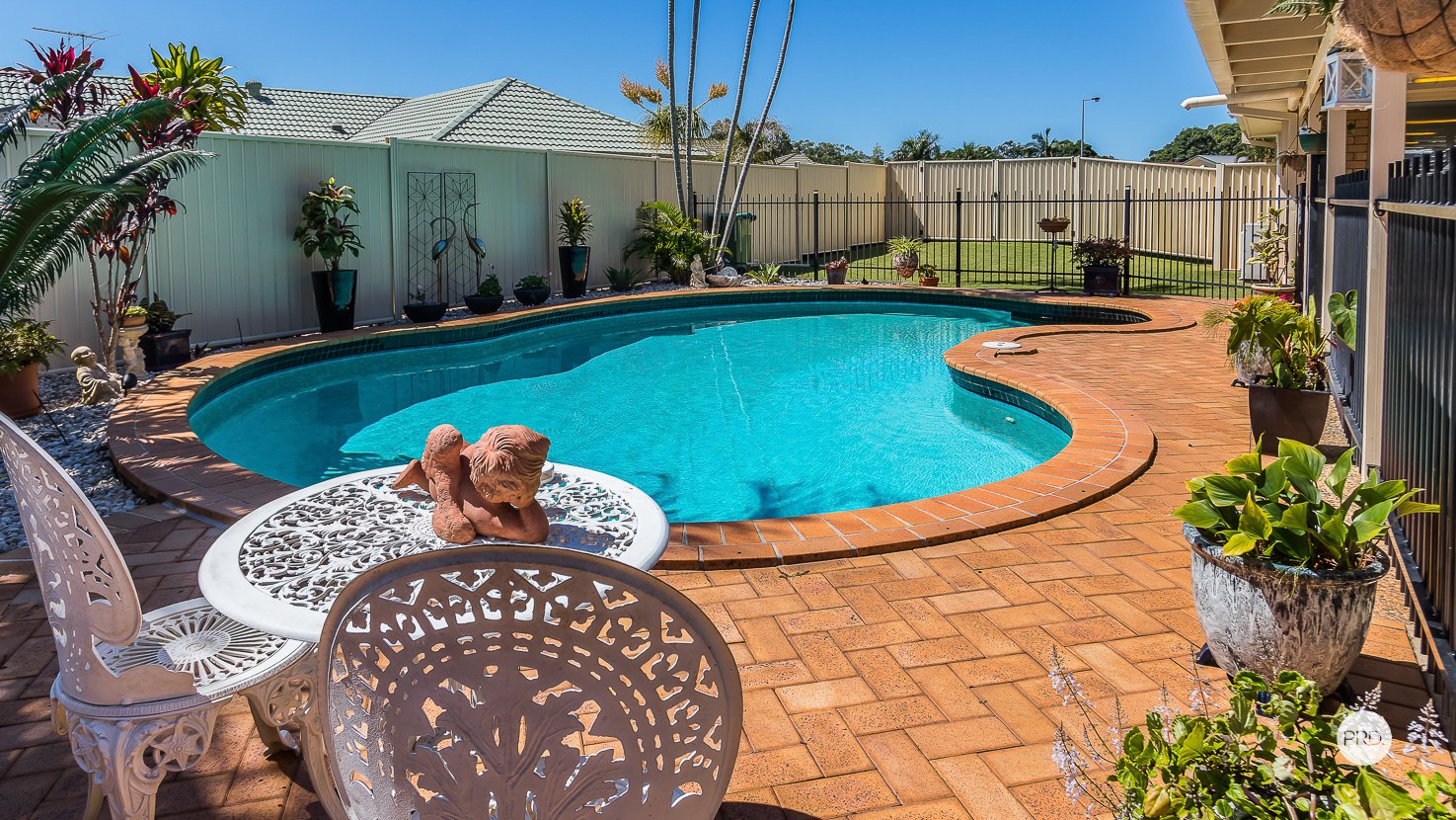 10 MASHIE Place REDLAND BAY 10