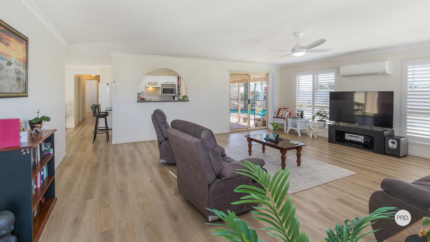 10 MASHIE Place REDLAND BAY 18