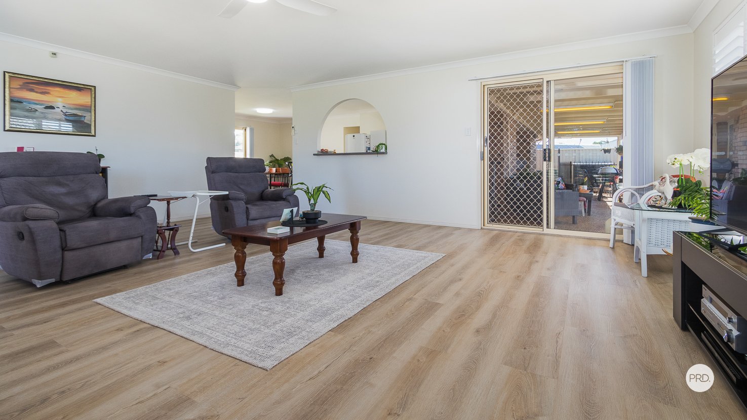 10 MASHIE Place REDLAND BAY 19