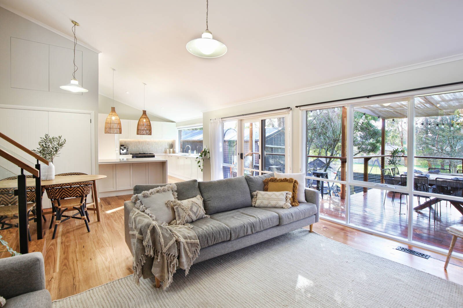 Real Estate and Property in 10 Maureen Place, Woodend, VIC