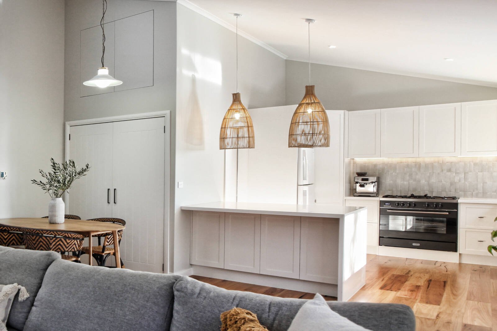 Real Estate and Property in 10 Maureen Place, Woodend, VIC