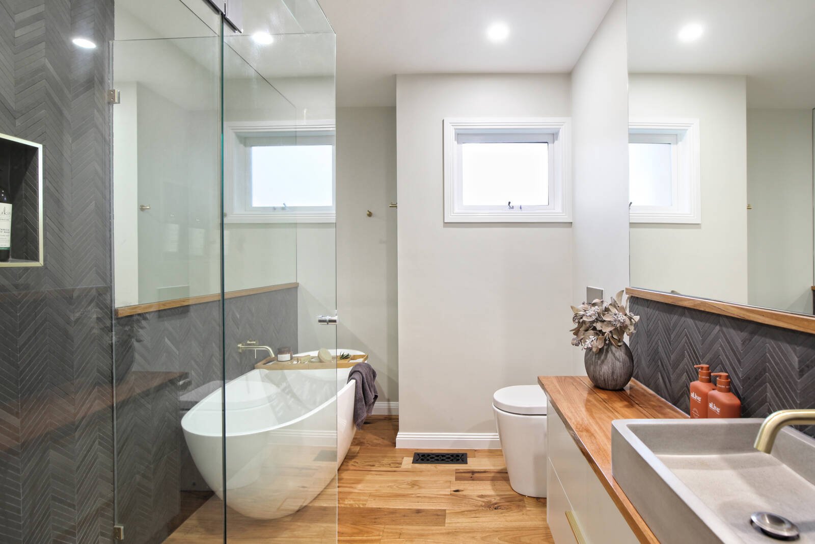 Real Estate and Property in 10 Maureen Place, Woodend, VIC