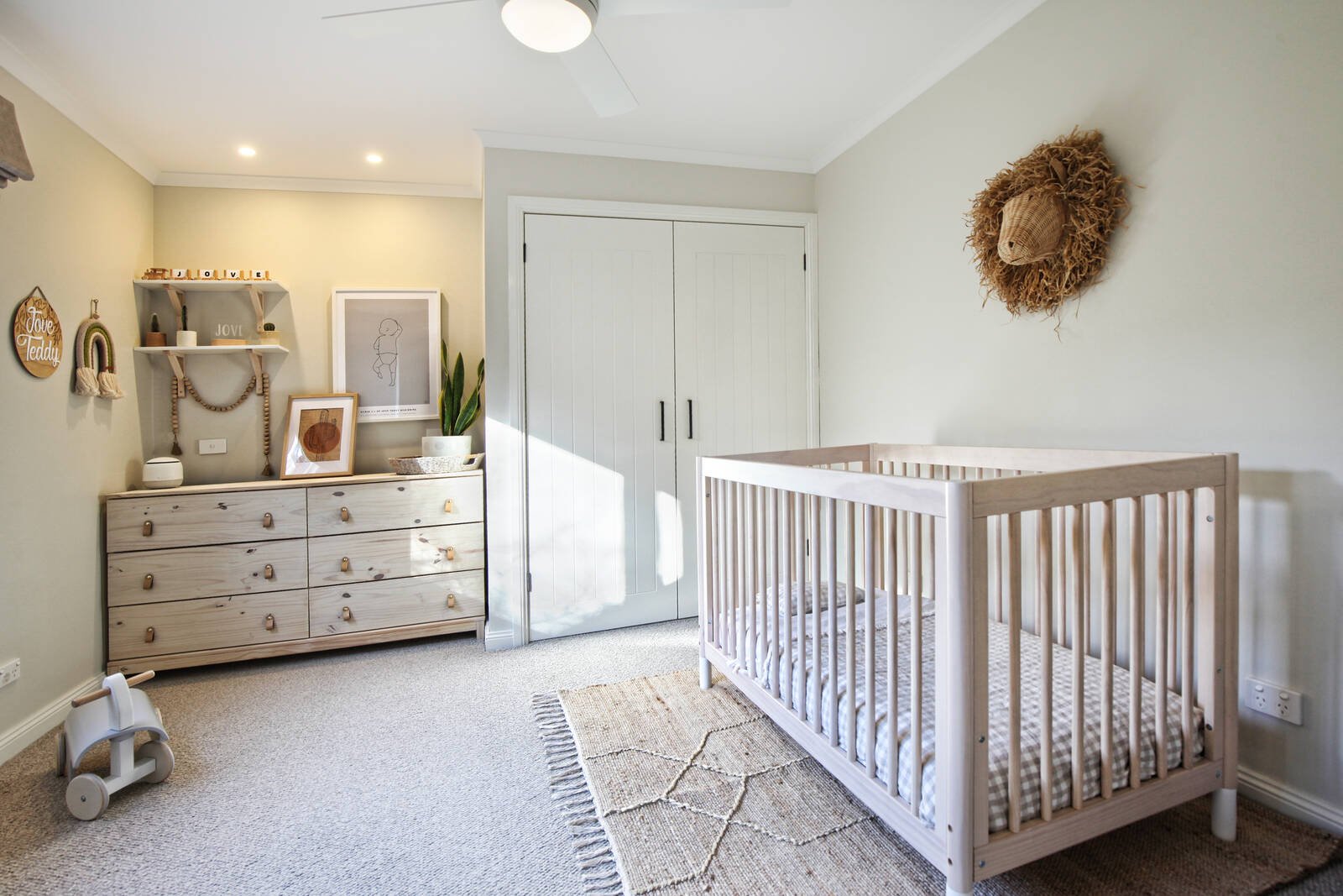 Real Estate and Property in 10 Maureen Place, Woodend, VIC