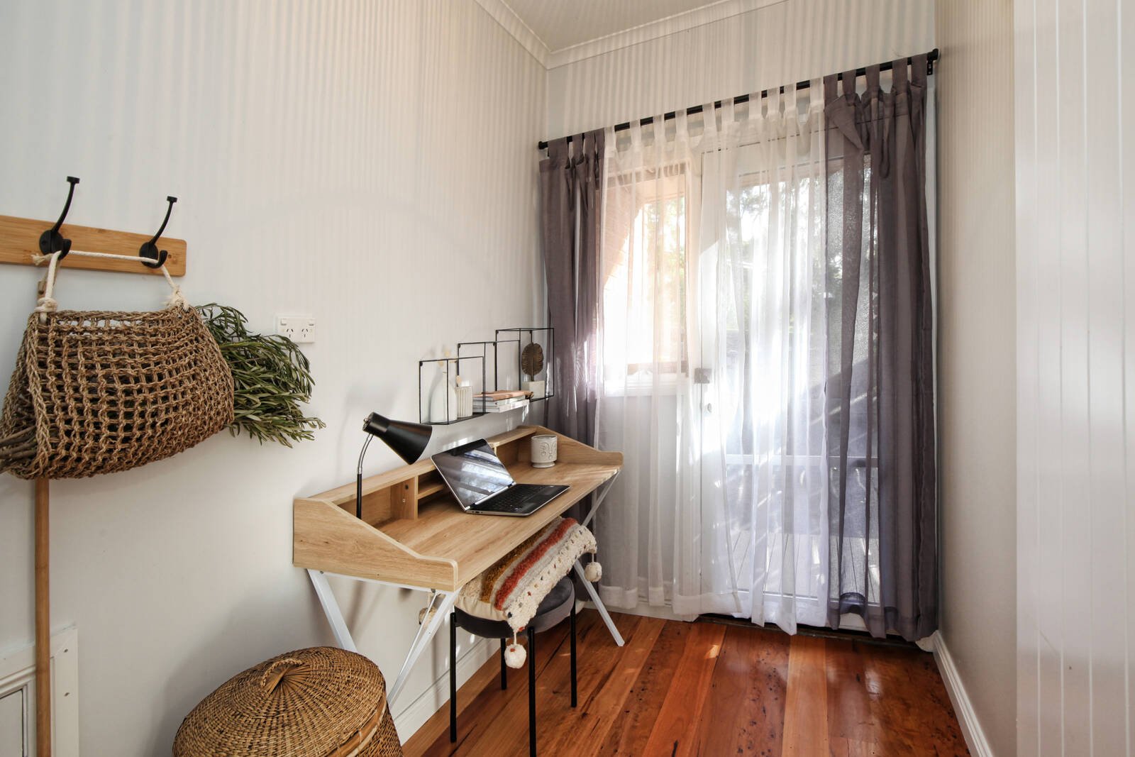 Real Estate and Property in 10 Maureen Place, Woodend, VIC