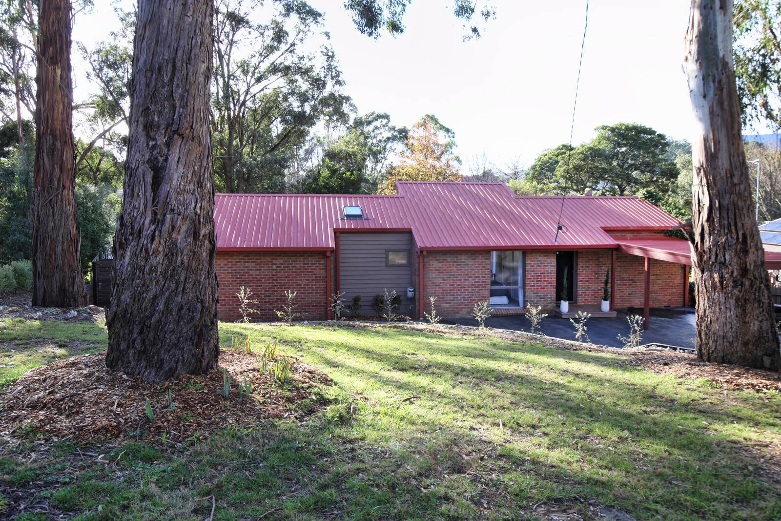 Real Estate and Property in 10 Maureen Place, Woodend, VIC