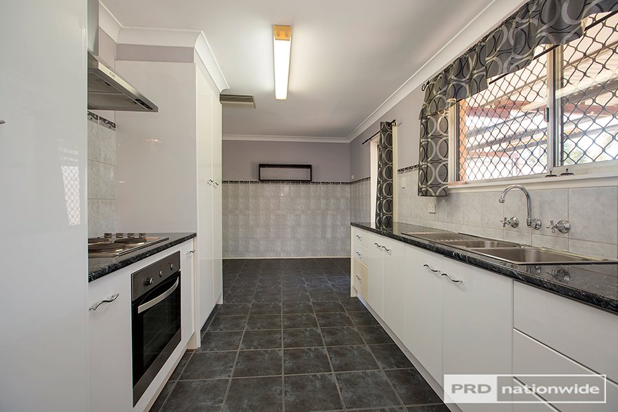 10 Maxwell Street TAMWORTH 4