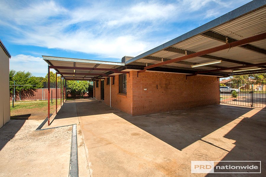 10 Maxwell Street TAMWORTH 9