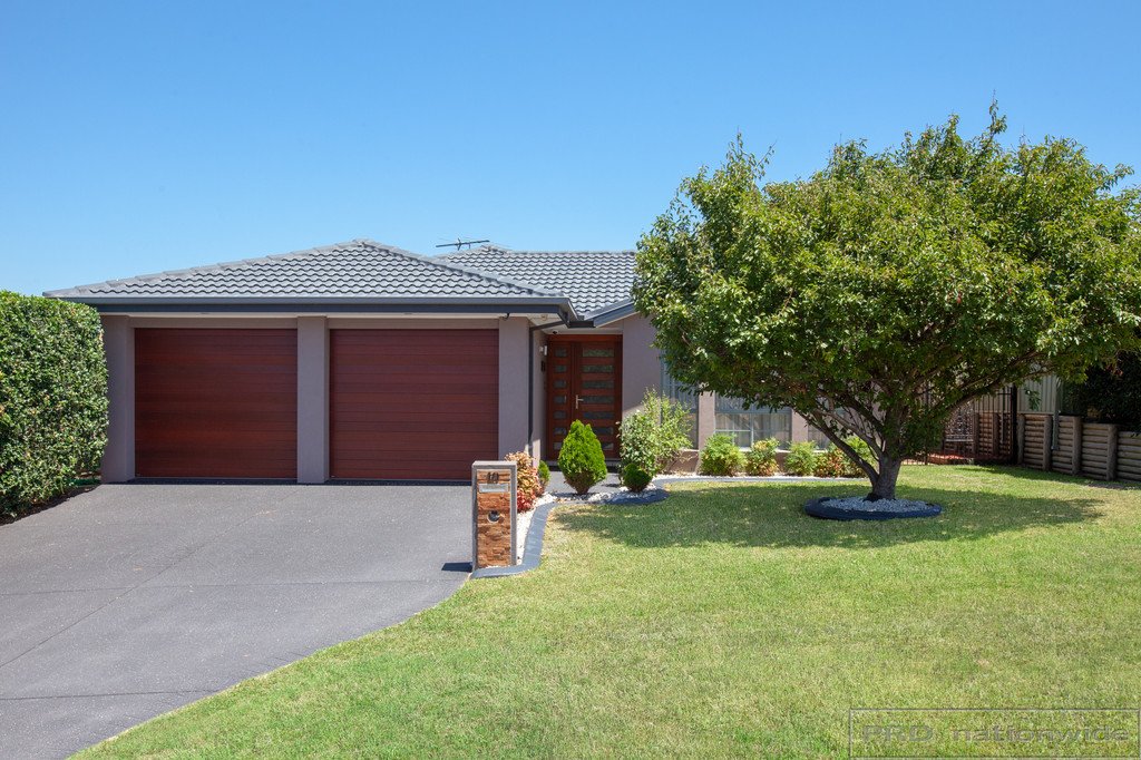 10 Maybush Avenue THORNTON 1