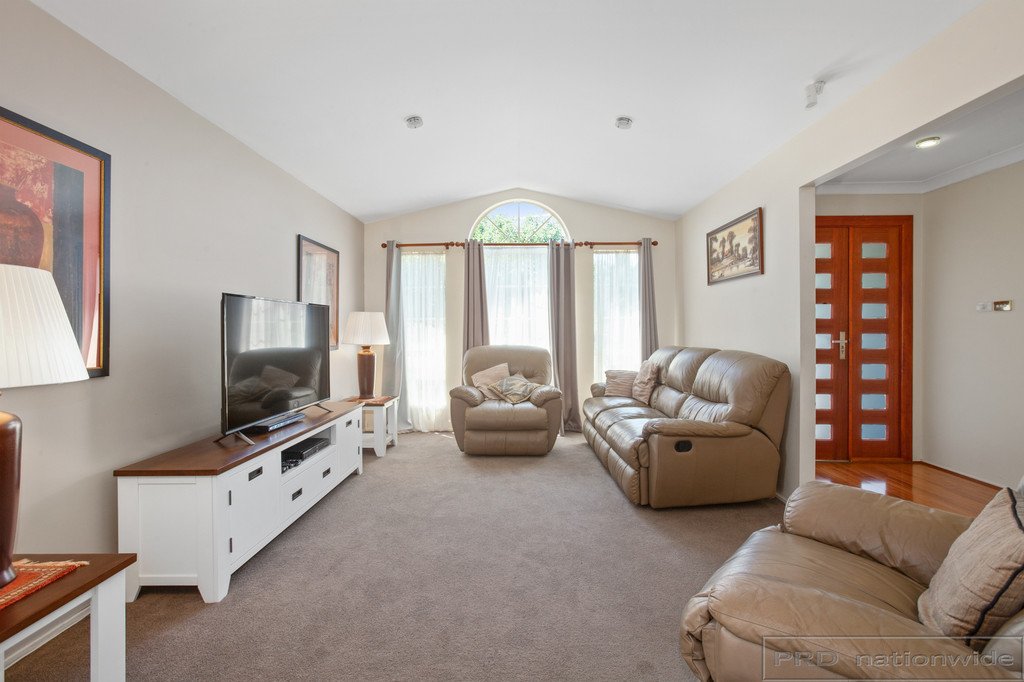 10 Maybush Avenue THORNTON 2