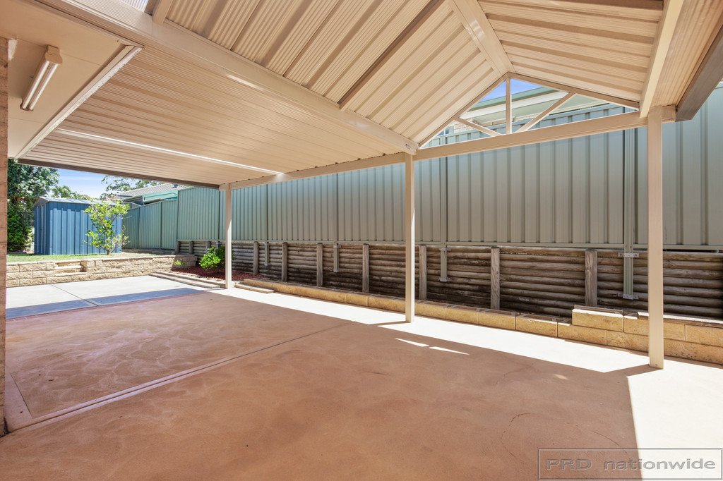 10 Maybush Avenue THORNTON 9