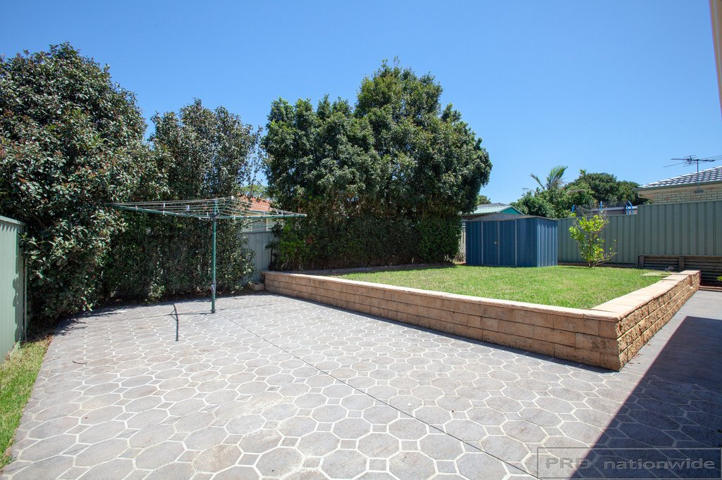 10 Maybush Avenue THORNTON 12